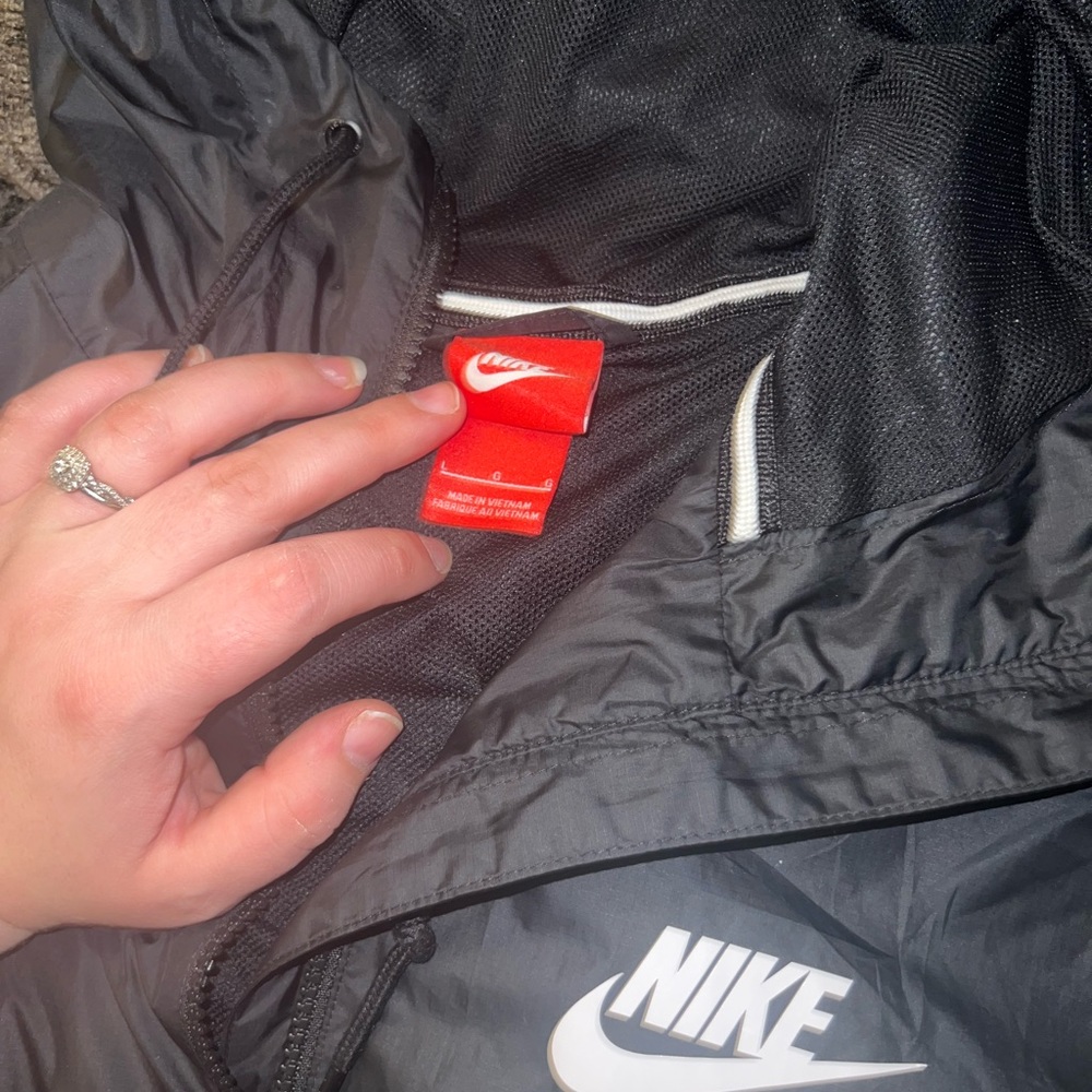 Men’s large nike windbreaker - Picture 2 of 2